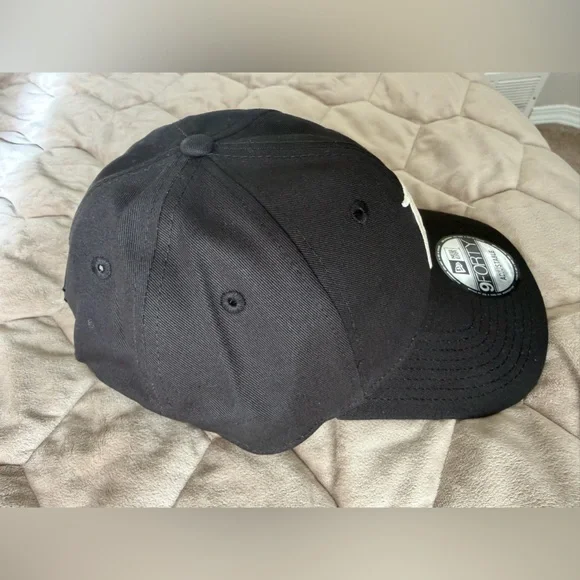 Men's Chicago White Sox New Era x Fear of God Black 9FORTY Adjustable Hat - Picture 4 of 11